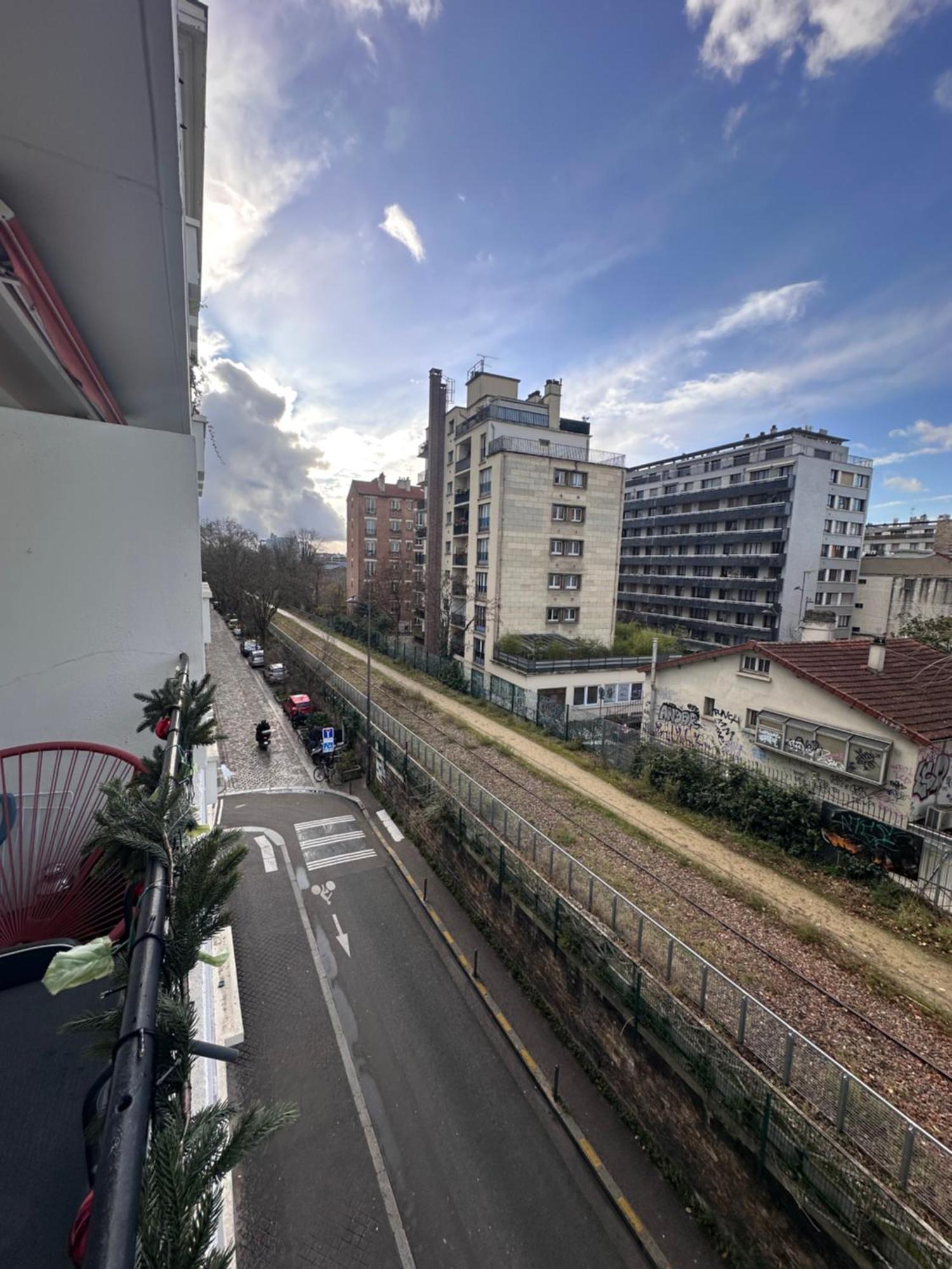 Avec Balcon, 5 Min Du Metro 1-6, Nation, Disneyland, Zoo, Bois De Vincennes Paris